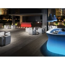 Angolo Bar Bartolomeo Corner Di Plust, Realizzato Interamente In Italia In Polietilene.