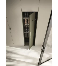 Armadio Battente Con Vano Porta Scarpe E Appendiabiti.