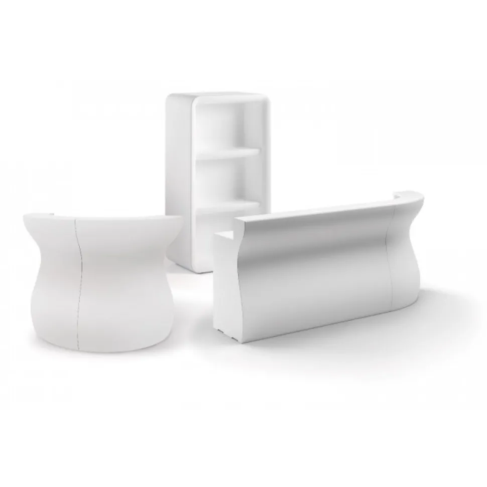 Bartolomeo Desk, Il Bancone Bar Di Plust, Realizzato Interamente In Italia In Polietilene Rinforzato In Acciaio.