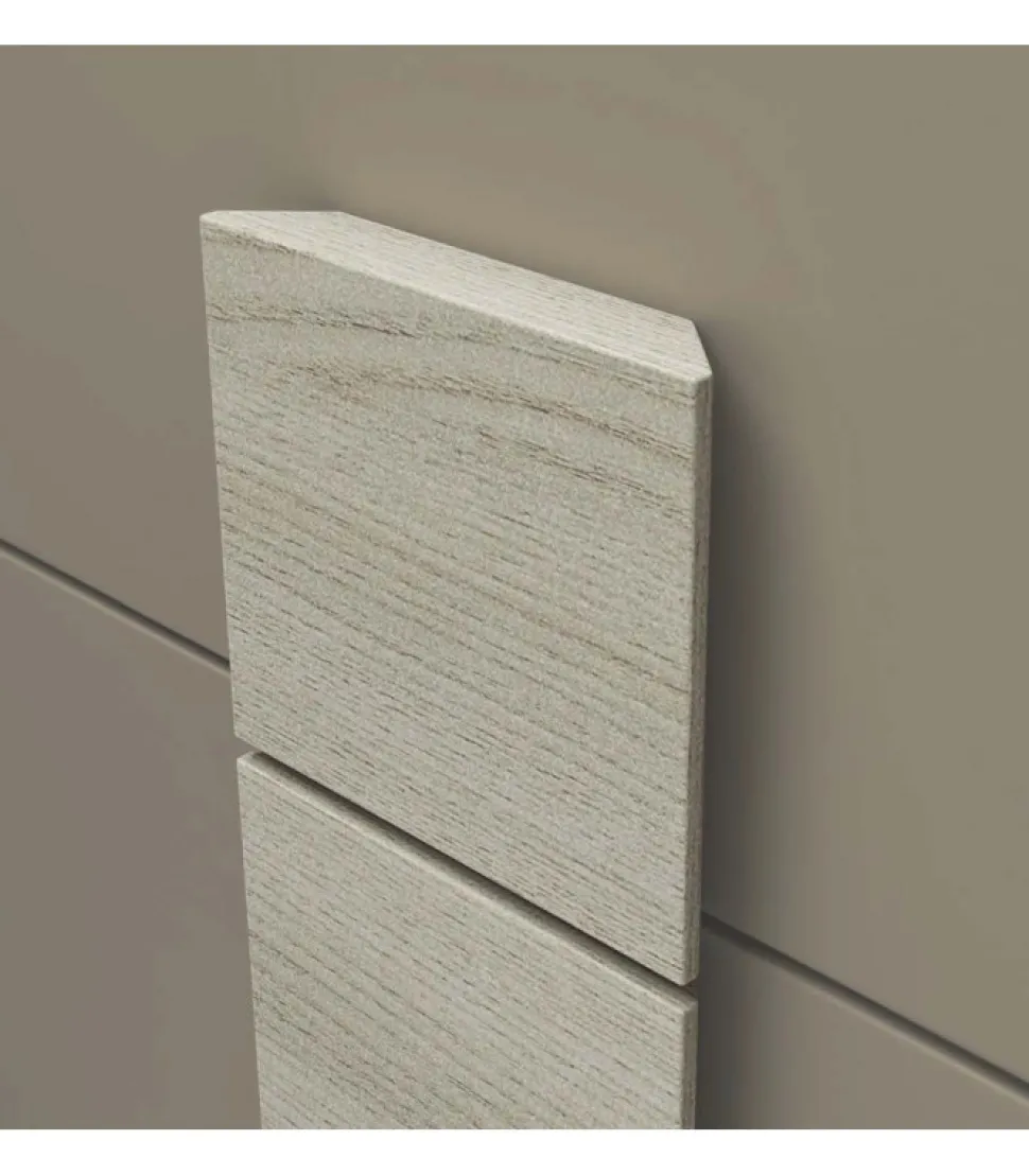 Camera Matrimoniale Con Letto Imbottito A Contenitore.