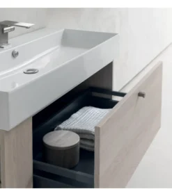 Composizione Bagno Del Gruppo B201 Di Compab, Realizzata Interamente In Italia.