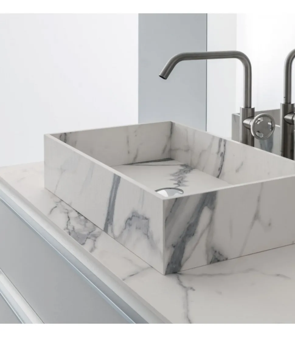 Composizione Per Il Bagno Bd001 Di Compab, Progettata E Realizzata In Italia.