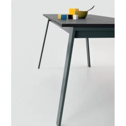 Delta Plus E' Un Tavolo Che Appartiene Al Programma Idea Cucina