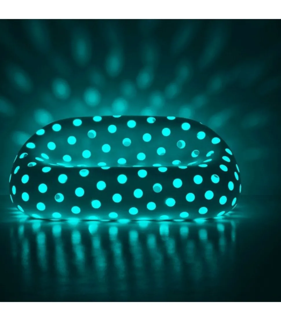 Divano Airball Di Plust, Realizzato Interamente In Italia In Polietilene Per L'Outdoor.