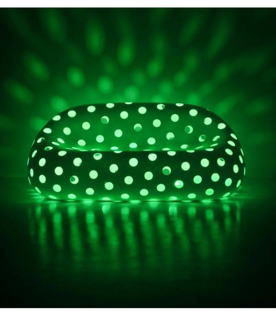 Divano Airball Di Plust, Realizzato Interamente In Italia In Polietilene Per L'Outdoor.