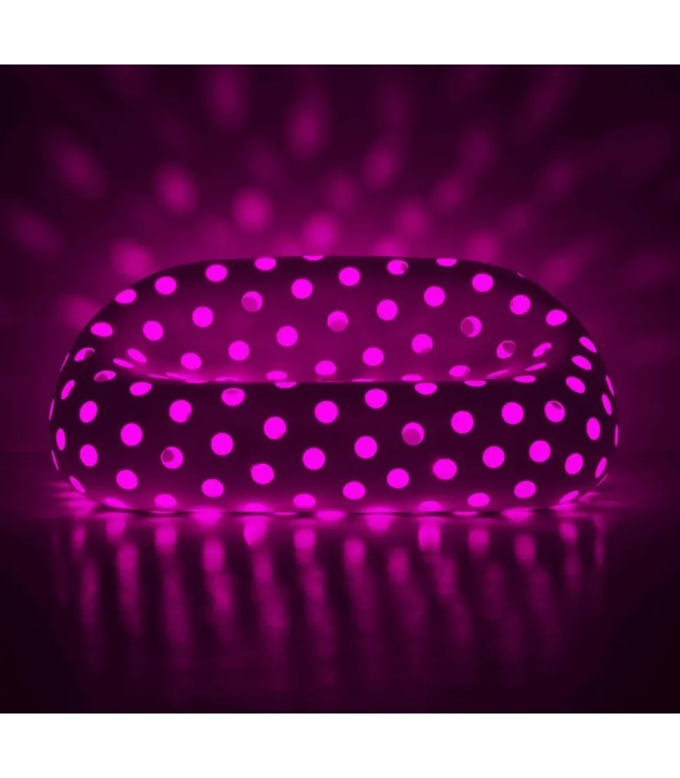 Divano Airball Di Plust, Realizzato Interamente In Italia In Polietilene Per L'Outdoor.