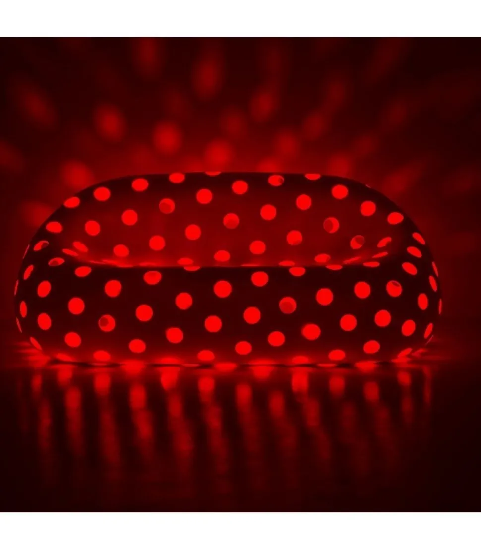 Divano Airball Di Plust, Realizzato Interamente In Italia In Polietilene Per L'Outdoor.