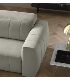 Divano Componibile Di Ultima Generazione, Unisce Al Confort Delle Imbottiture E Lavorazioni Di Pregio