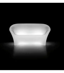 Divano Da Giardino In Polietilene, Realizzato Da Plust In Italia, Certificato Da Catas.