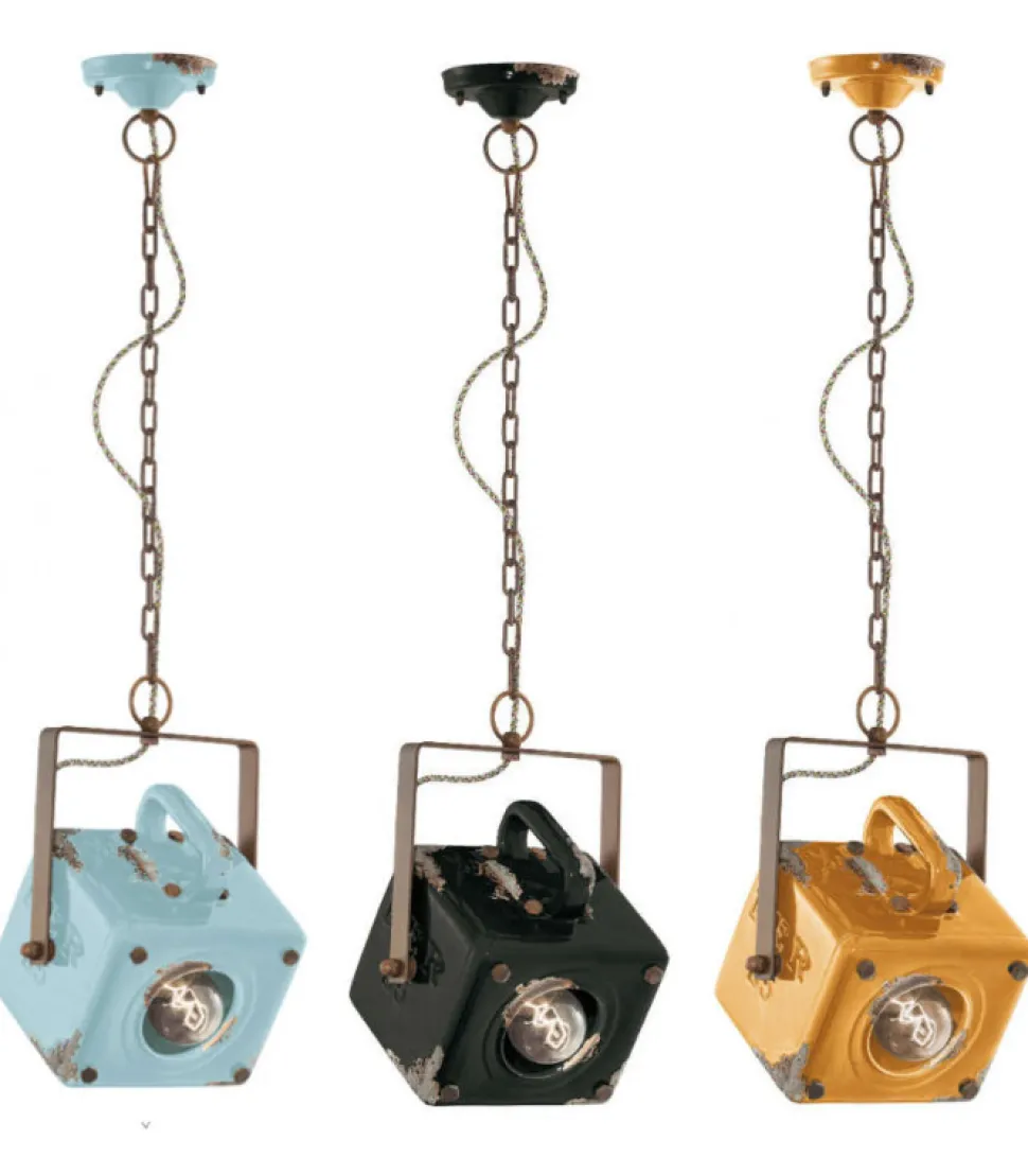 E Una Lampada In Ceramica Anticata, Disponibile In Diverse Finiture, Scegli Quella Che Preferisci Per La Tua Casa.