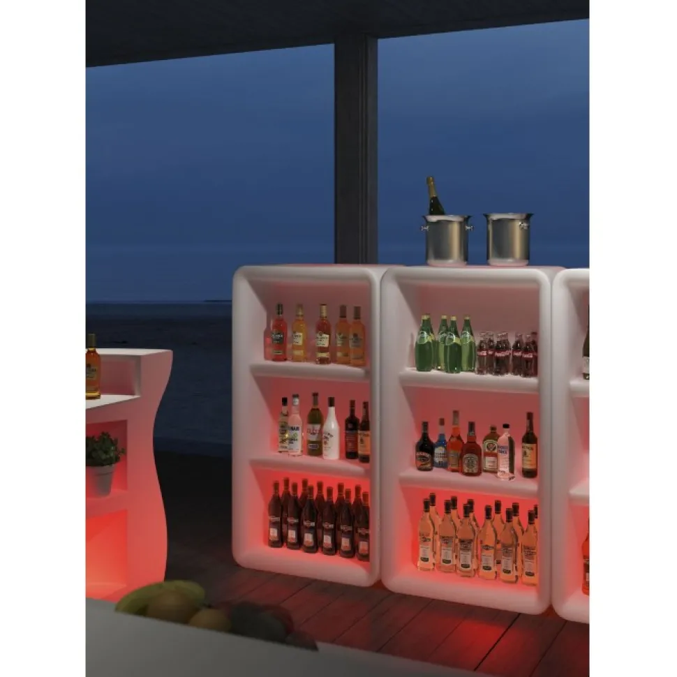 Espositore Di Bottiglie In Polietilene, Con Piedini Regolabili, Ma Accessoriabile Di Kit Ruote.