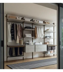 Guardaroba Per Cabina Armadio Con Montanti A Parete In Metallo E Ripiani In Hpl O Fenix. L.364,5H.2500 P.55 Cm. Art. 724