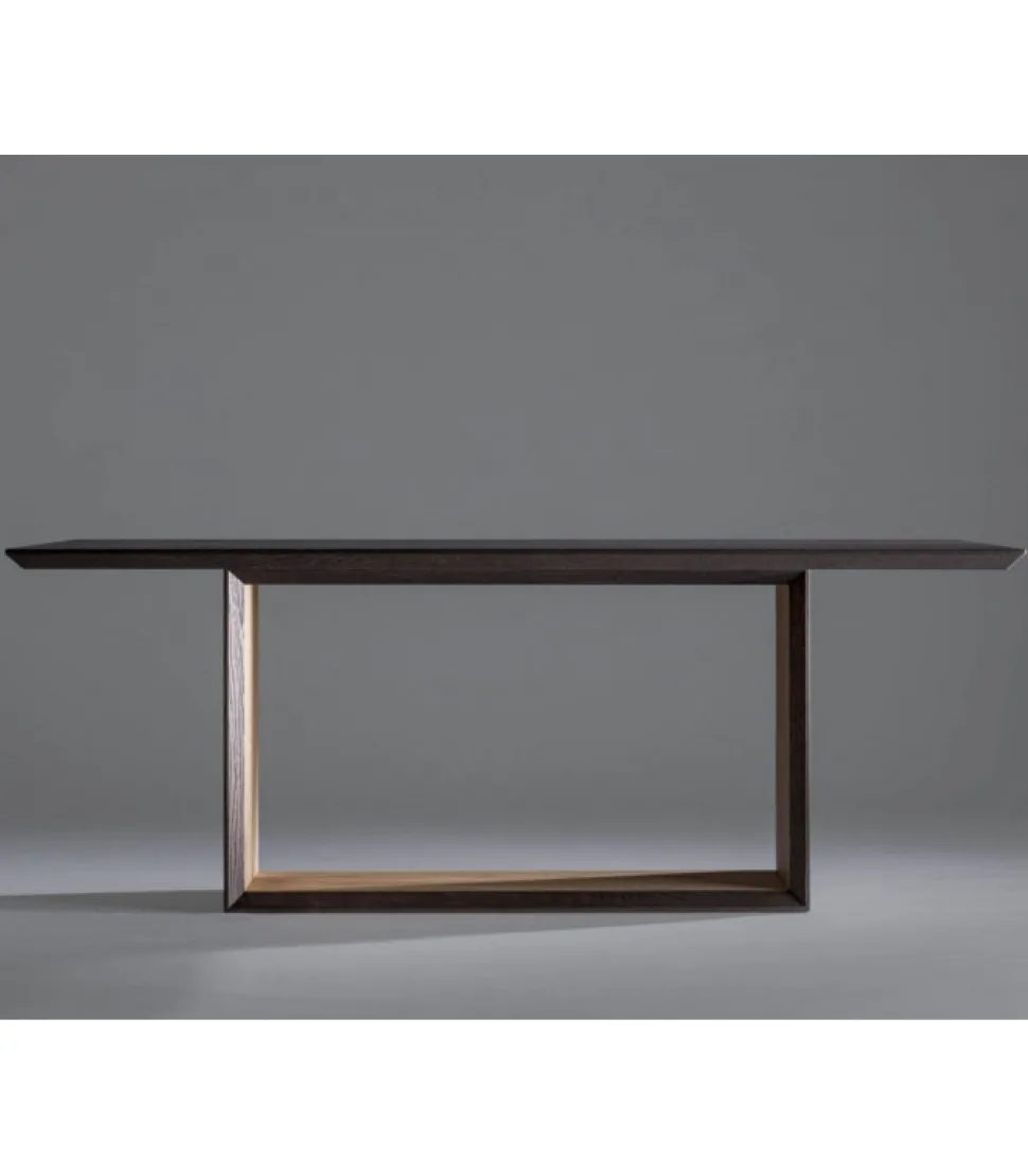 Il Basamento Del Tavolo Eclipse E Realizzato Con Cura Artigianale Utilizzando Legno Impiallacciato E Bisellato.