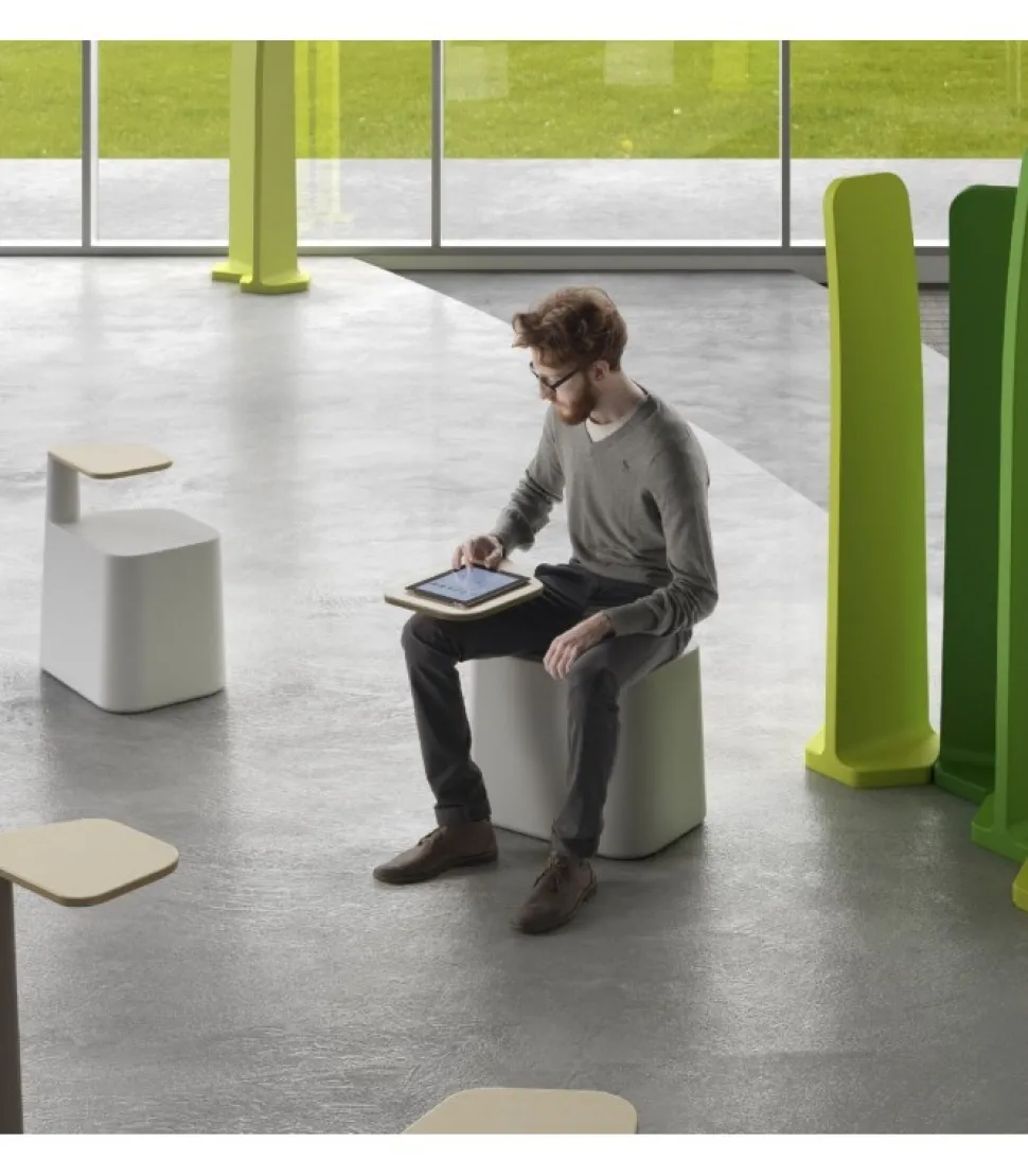 La Versione Con Piano In Polietilene E Per L'Outdoor, Certificata Da Catas.