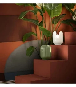 Lampada Da Tavolo In Ceramica Smaltata, Realizzata In Italia Da Ferroluce.