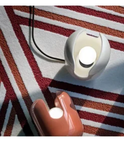 Lampada Da Tavolo In Ceramica Smaltata, Realizzata In Italia Da Ferroluce.