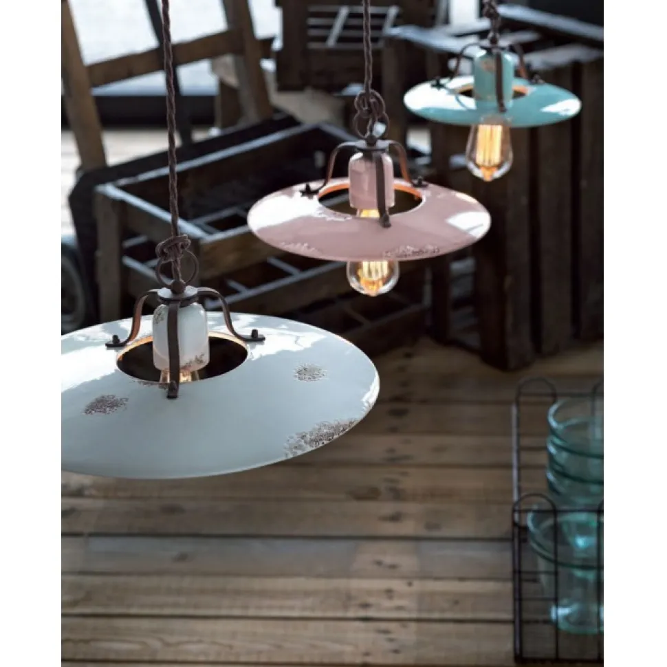 Lampada Sospesa Clovelly A, Realizzata In Ceramica Da Artigiani Italiani Professionisti, Con Colori Anticati.