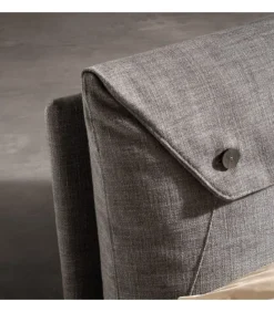 Letto Case Di Samoa, Imbottito In Poliuretano Espanso E Rivestito In Tessuto O In Ecopelle.