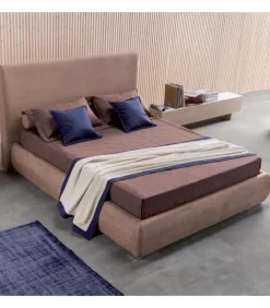 Letto Harem Imbottito E Rivestito.