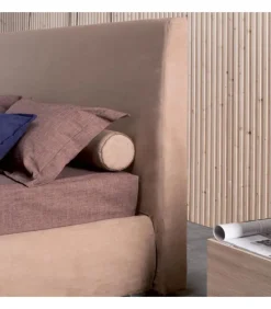 Letto Harem Imbottito E Rivestito.