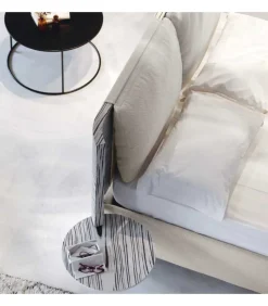 Letto Hug 01 Pillows H27, Con Tessuti Di Rivestimento Sfoderabili.