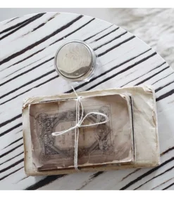 Letto Hug 01 Round H17, Con Contenitore O Fisso.