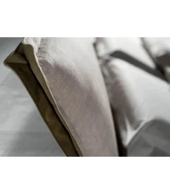 Letto Imbottito Koney Con Rete Autoportante Sottile Ed Elegante Piedini Alti