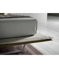 Letto Imbottito Koney Con Rete Autoportante Sottile Ed Elegante Piedini Alti