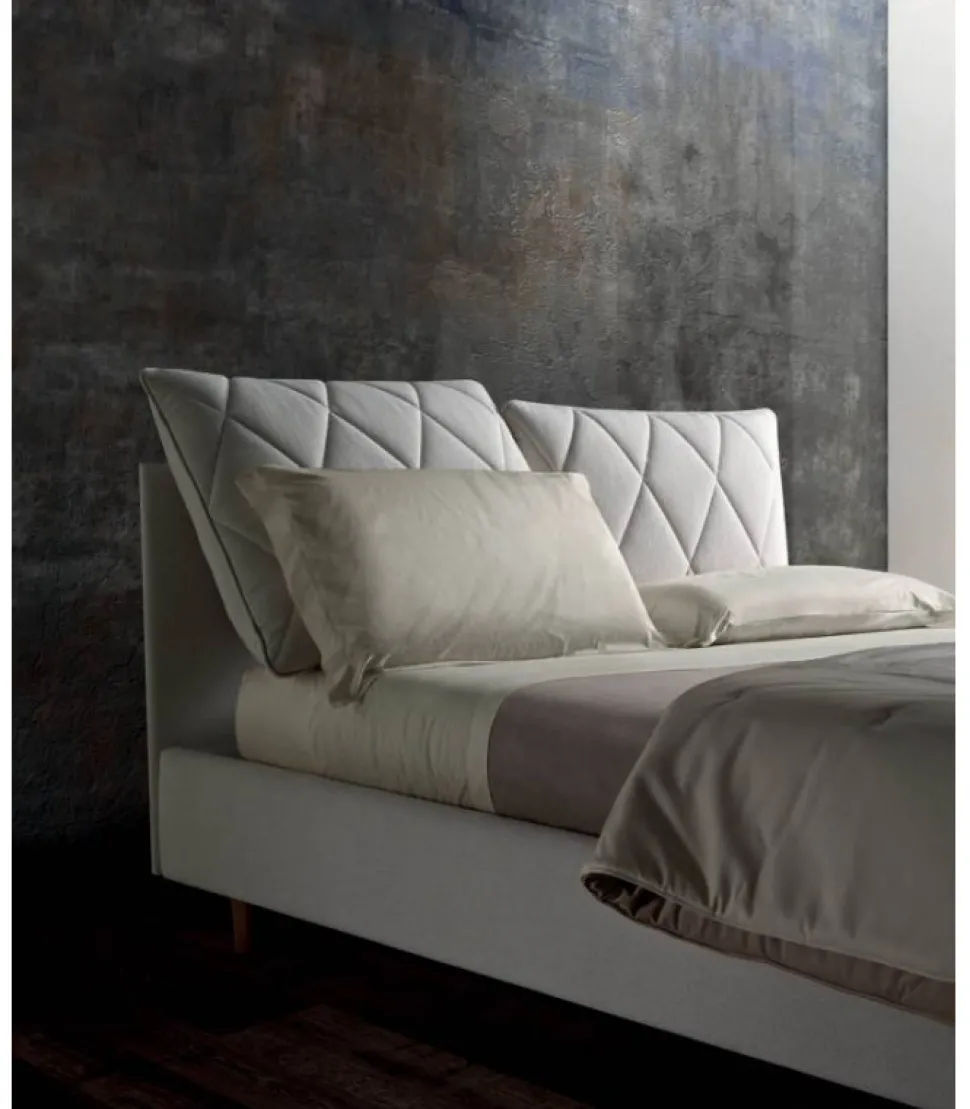 Letto Soft Con Doppi Cuscini Trapuntati Con Elegante Disegno A Rombi