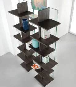 Libreria In Laminato Di Diversi Colori