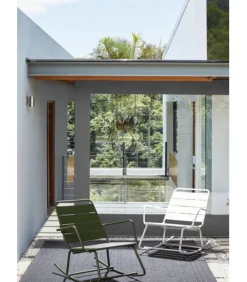 Lillian Poltrina A Dondolo