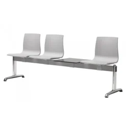 Panca D'Attesa Alice Di Scab, Disponibile In Tre Diverse Dimensioni E Con Le Sedute In Tre Diversi Colori.