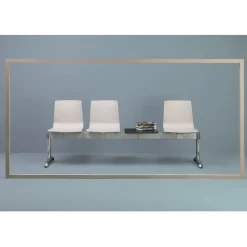 Panca D'Attesa Alice Di Scab, Disponibile In Tre Diverse Dimensioni E Con Le Sedute In Tre Diversi Colori.