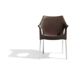 Poltrona Da Giardini Ola Di Scab, Realizzata In Italia E Approvata Da Catas Per L'Utilizzo Outdoor.