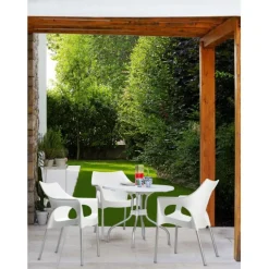 Poltrona Da Giardini Ola Di Scab, Realizzata In Italia E Approvata Da Catas Per L'Utilizzo Outdoor.