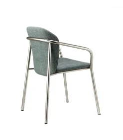 Poltrona Finn 2892 Di Scab, Imbottita Con Struttura In Tubo Di Acciaio Verniciato.