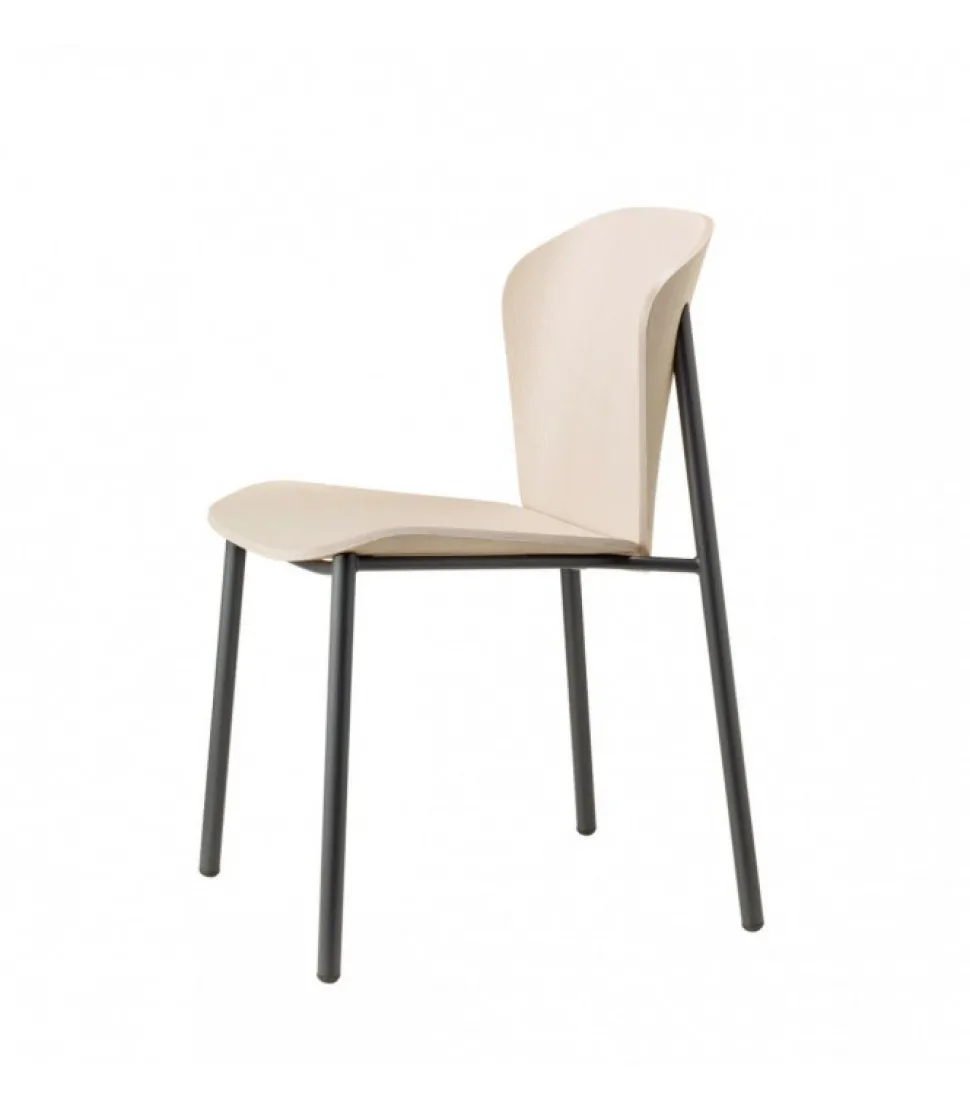 Poltrona Finn, Realizzata In Italia Da Scab Con Materiali Prodotti In Italia.