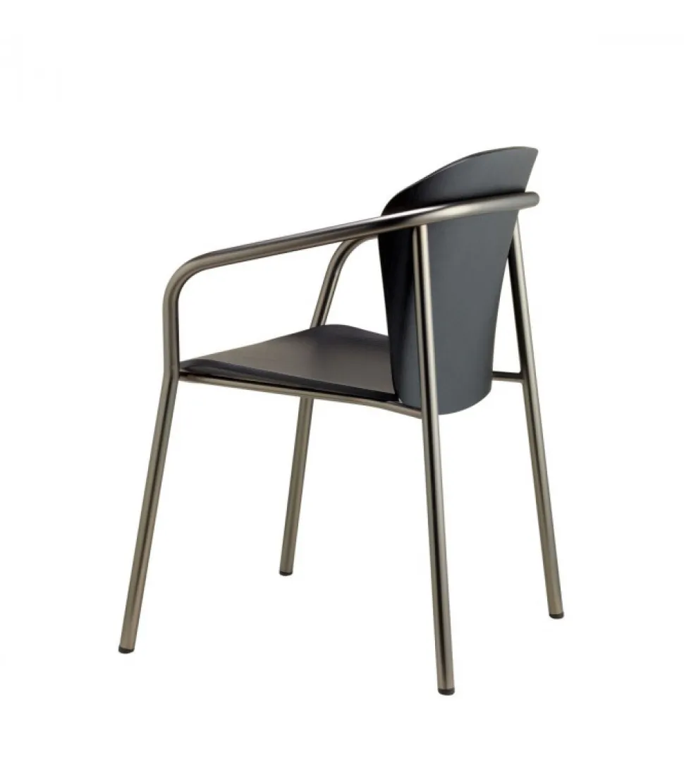 Poltrona Finn, Realizzata In Italia Da Scab Con Materiali Prodotti In Italia.