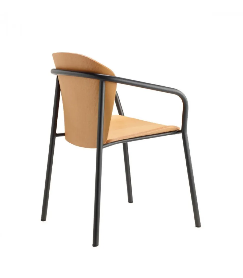 Poltrona Finn, Realizzata In Italia Da Scab Con Materiali Prodotti In Italia.