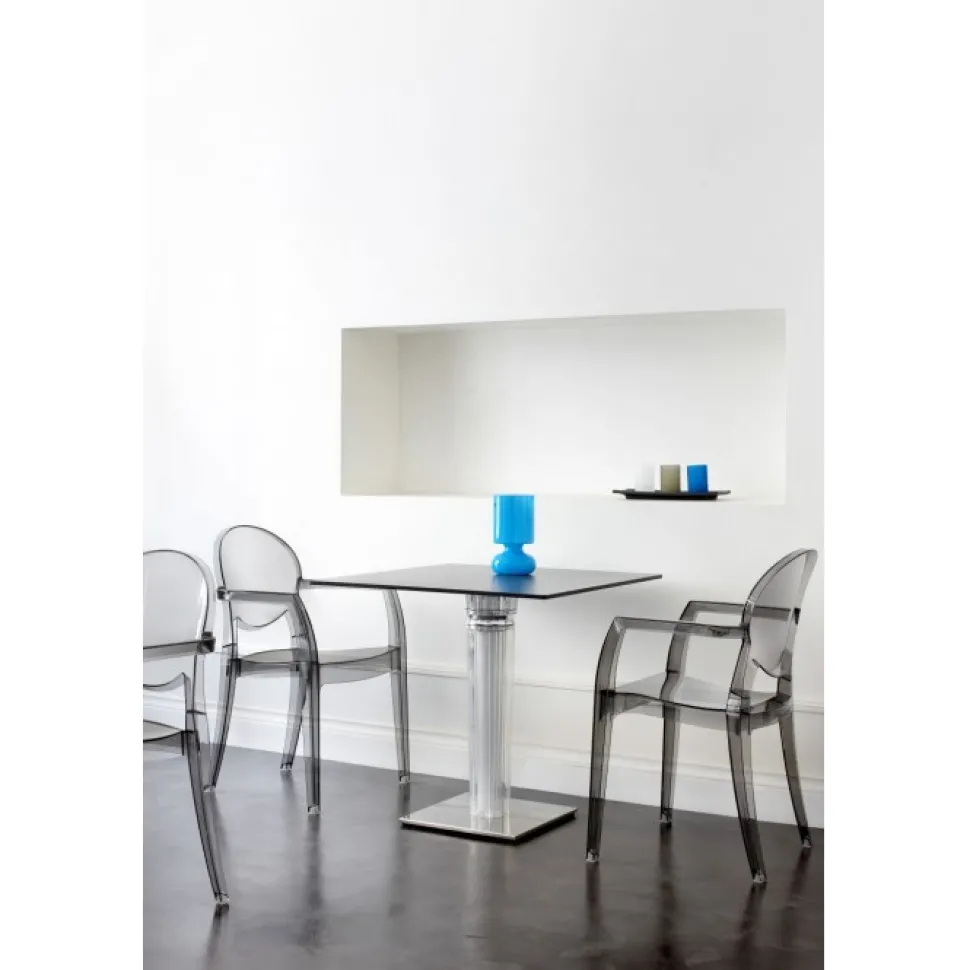 Poltrona Igloo Di Scab, Realizzata In Policarbonato (Disponibile Anche La Versione Ignifuga).