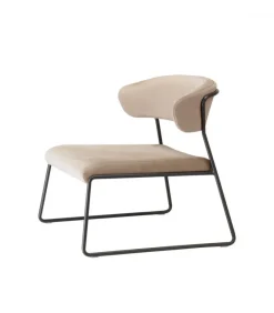 Poltrona Lisa Di Scab, Progetta E Realizzata Interamente In Italia, Con Materiali Prodotti In Italia.