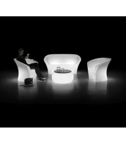 Poltrona Ohla In Polietilene Per Outdoor. Realizzata Interamente In Italia Da Plust.