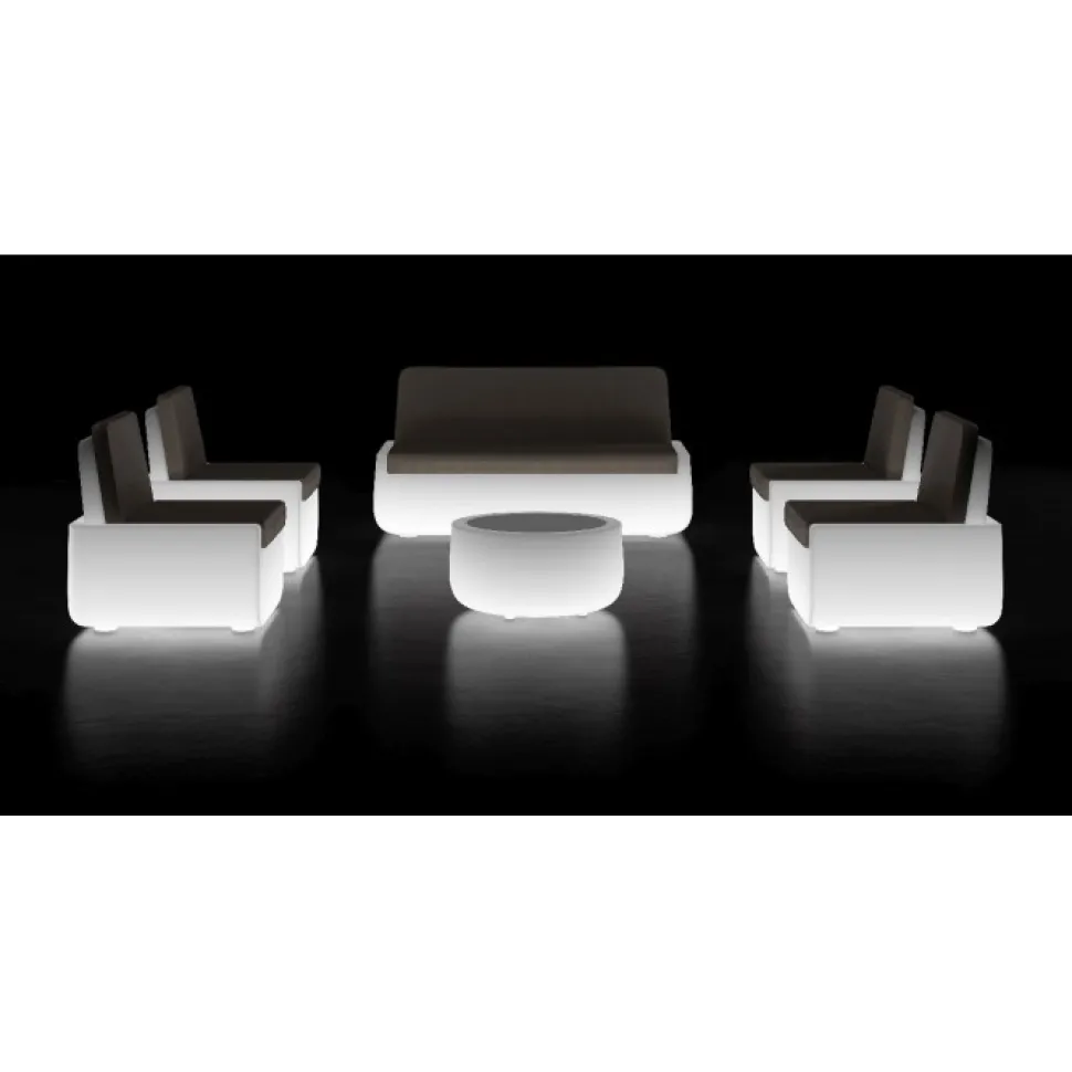 Realizzato In Polietilene Con Piano In Hpl, Ottimo Per L'Uso Outdoor, Certificato Catas.