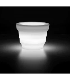 Rebelot Family, Vasi In Polietilene Di Plust, Progettati E Realizzati In Italia.