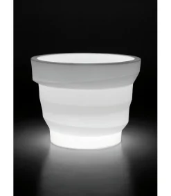 Rebelot Family, Vasi In Polietilene Di Plust, Progettati E Realizzati In Italia.