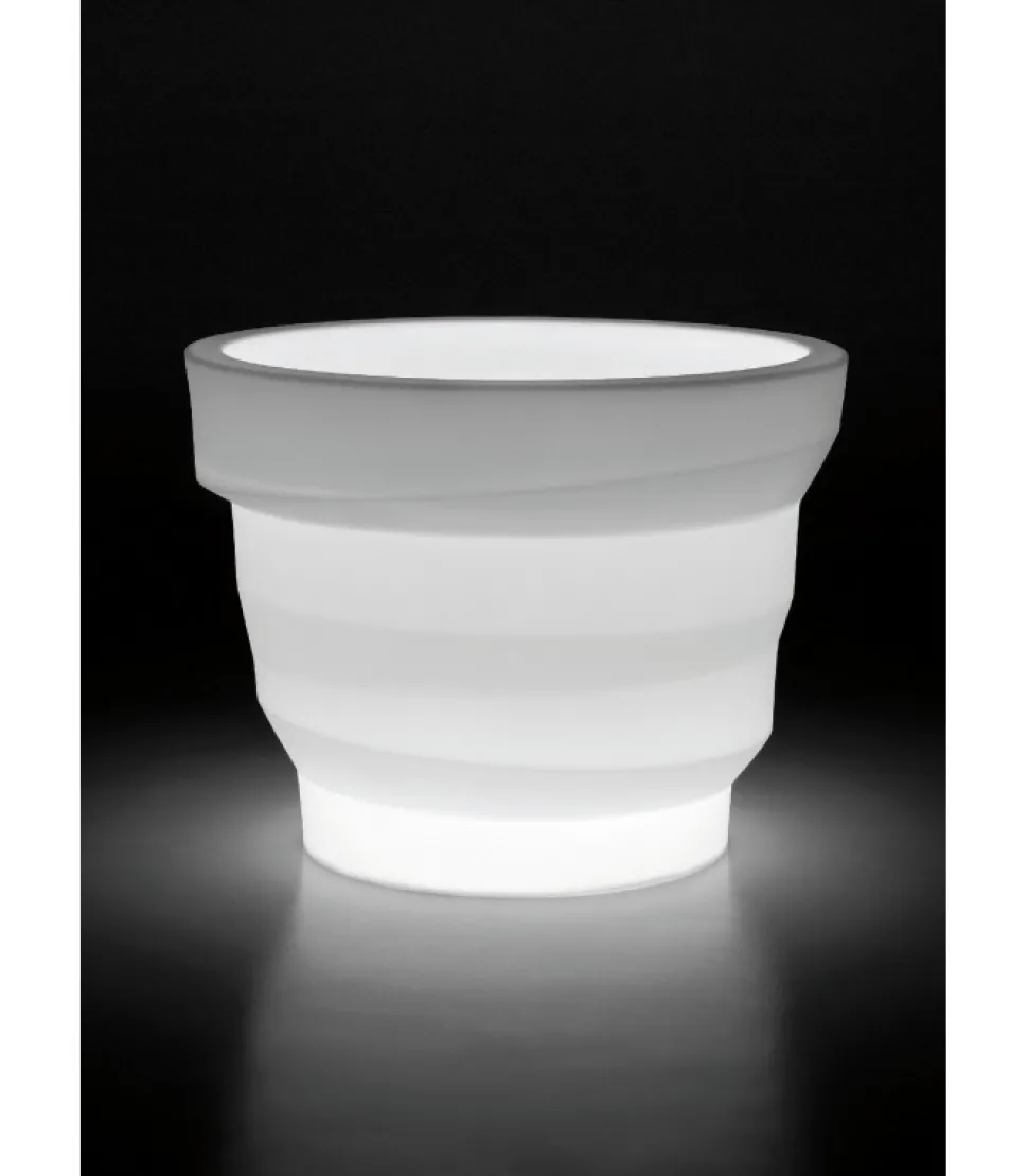 Rebelot Family, Vasi In Polietilene Di Plust, Progettati E Realizzati In Italia.