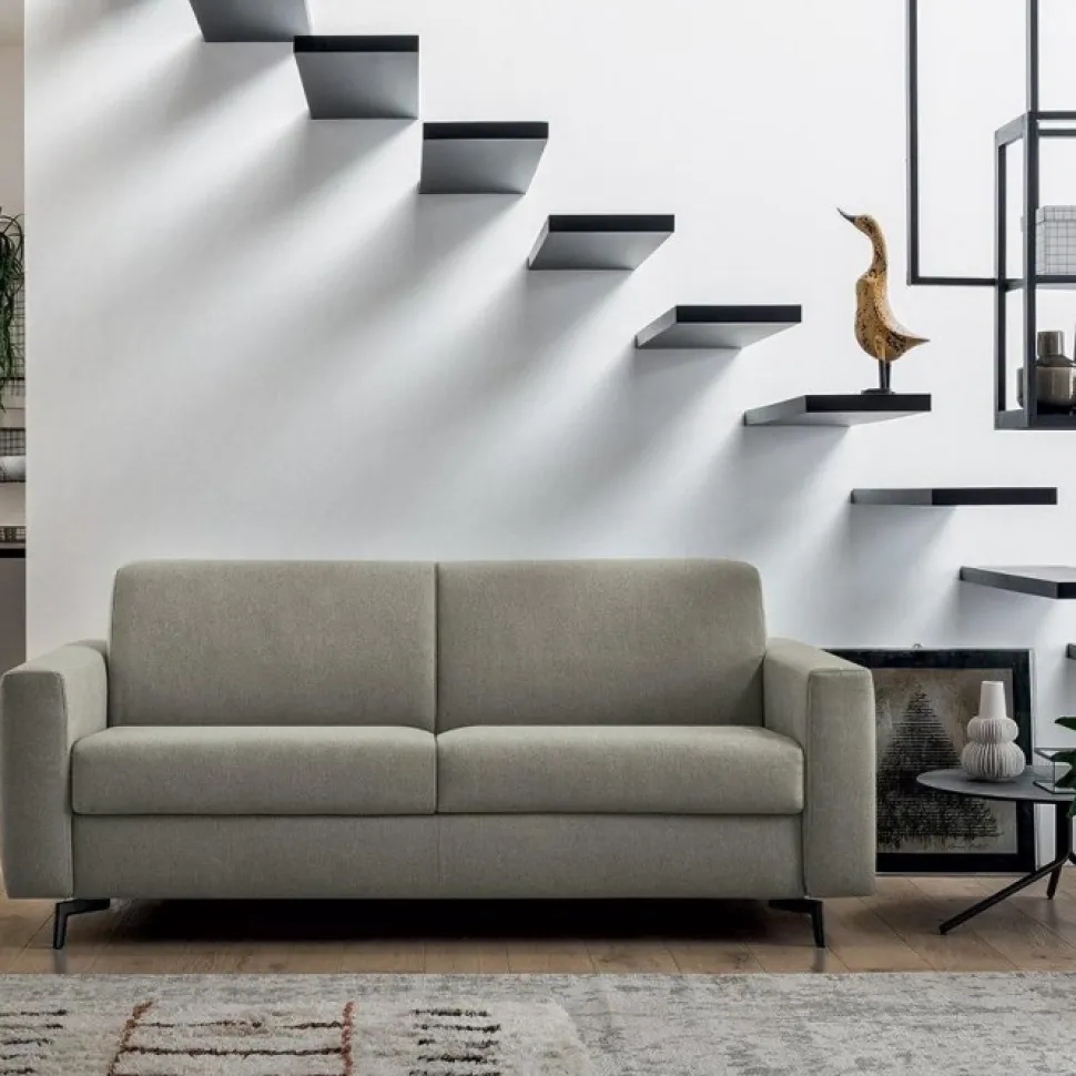 Regis, Divano Letto Contemporaneo Con Piedini Alti In Metallo