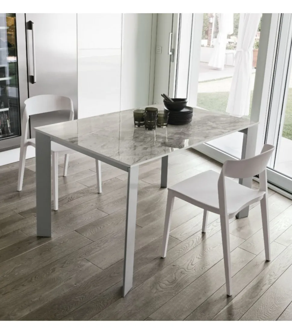 Saturno 110, Tavolo Allungabile Con Struttura In Metallo Verniciato.