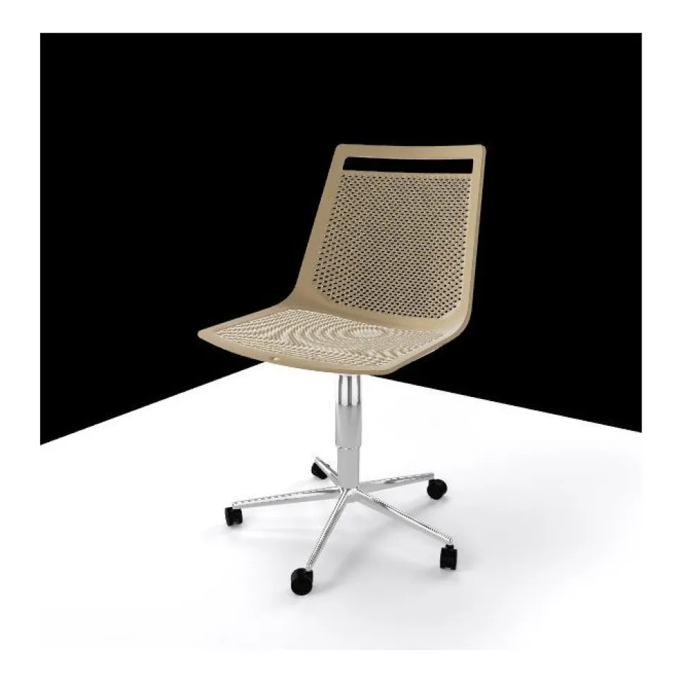 Sedia Akami Girevole Sofisticata Ed Assolutamente Confortevole