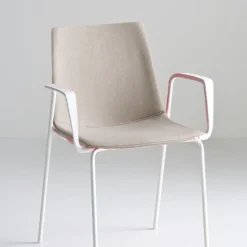 Sedia Akami Tb Imbottita Con Braccioli